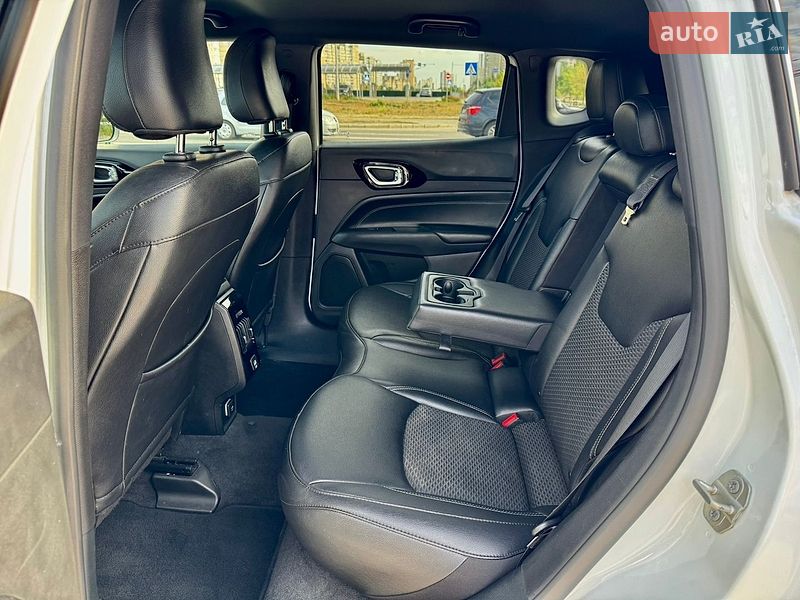 Внедорожник / Кроссовер Jeep Compass 2024 в Киеве