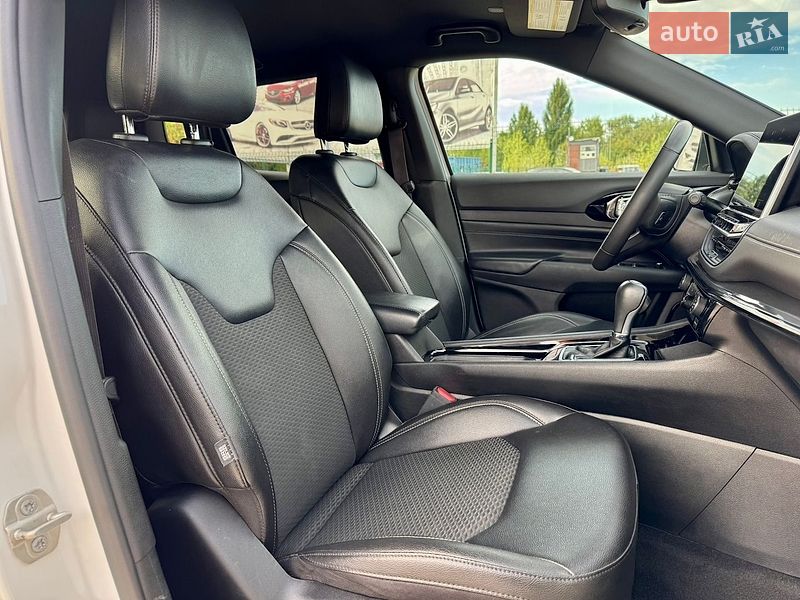 Внедорожник / Кроссовер Jeep Compass 2024 в Киеве