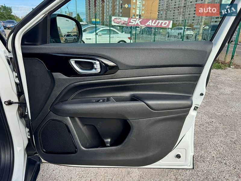 Внедорожник / Кроссовер Jeep Compass 2024 в Киеве