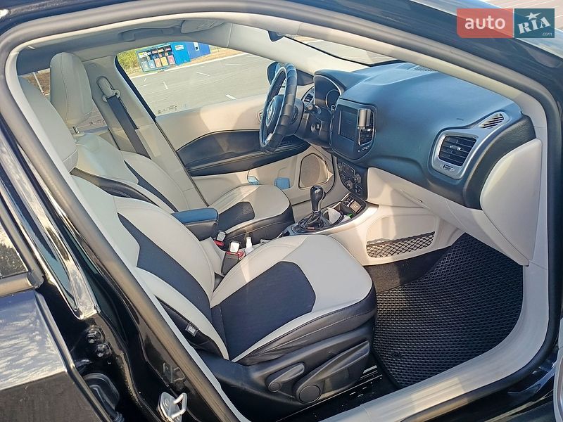Внедорожник / Кроссовер Jeep Compass 2018 в Киеве