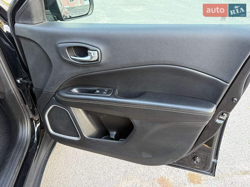 Позашляховик / Кросовер Jeep Compass 2020 в Ромнах