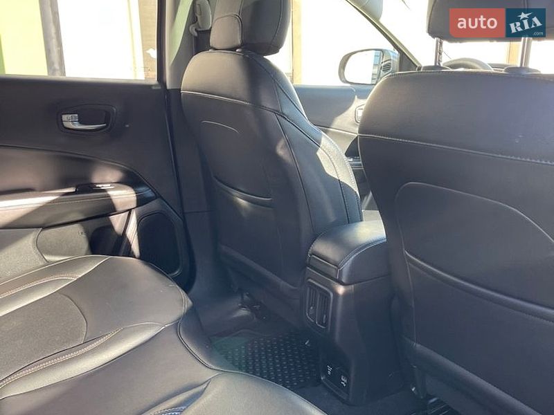 Внедорожник / Кроссовер Jeep Compass 2019 в Киеве