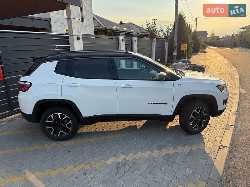 Внедорожник / Кроссовер Jeep Compass 2020 в Киеве