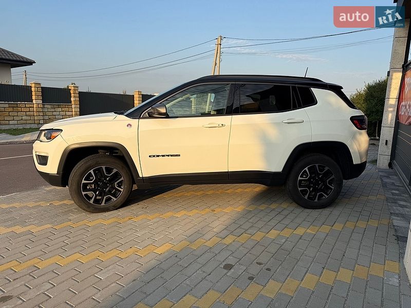 Внедорожник / Кроссовер Jeep Compass 2020 в Киеве
