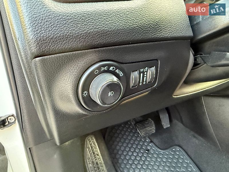 Внедорожник / Кроссовер Jeep Compass 2020 в Киеве