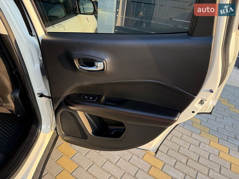 Внедорожник / Кроссовер Jeep Compass 2020 в Киеве