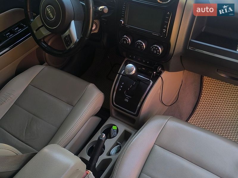 Внедорожник / Кроссовер Jeep Compass 2011 в Корсуне-Шевченковском
