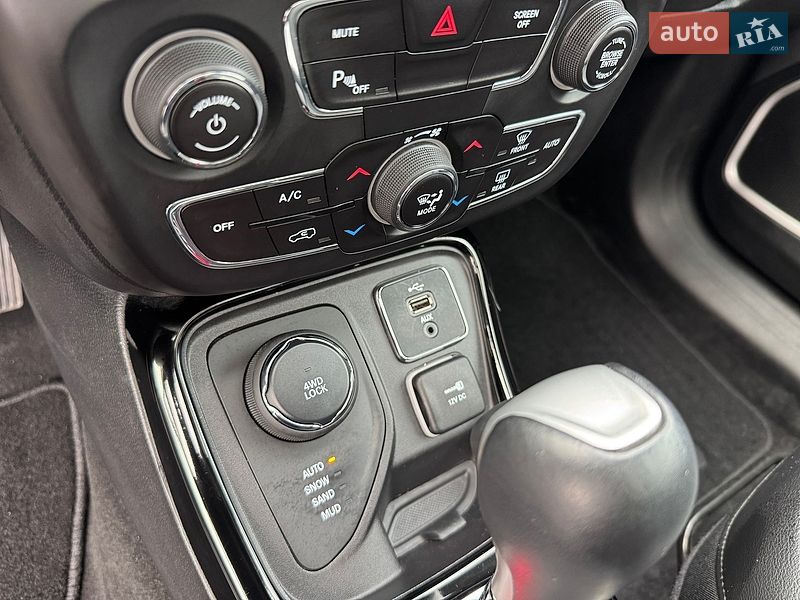 Внедорожник / Кроссовер Jeep Compass 2018 в Киеве