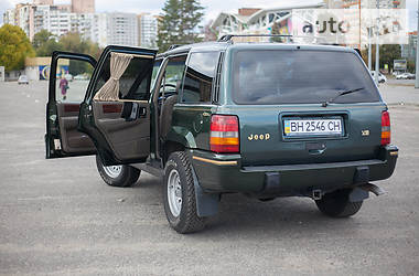 Внедорожник / Кроссовер Jeep Grand Cherokee 1995 в Харькове