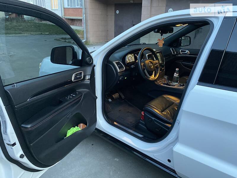 Позашляховик / Кросовер Jeep Grand Cherokee 2016 в Чорткові