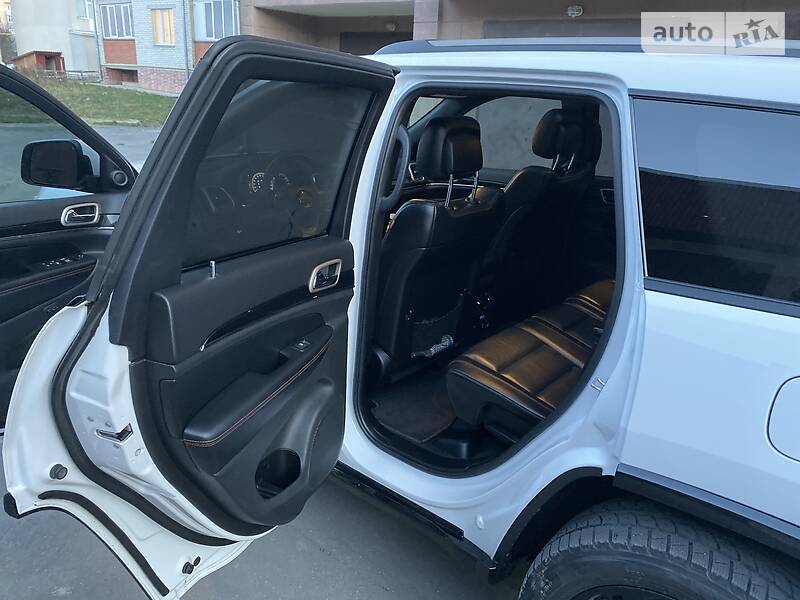 Позашляховик / Кросовер Jeep Grand Cherokee 2016 в Чорткові