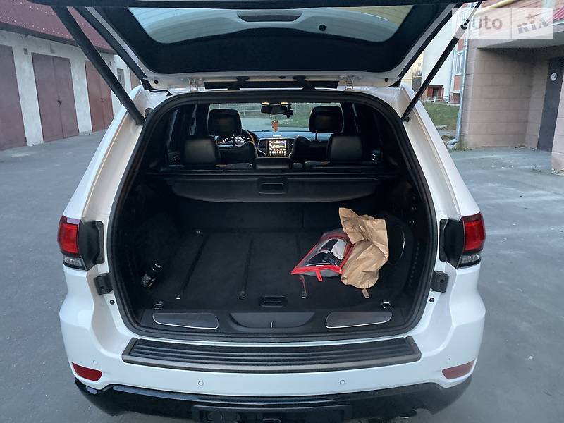 Позашляховик / Кросовер Jeep Grand Cherokee 2016 в Чорткові