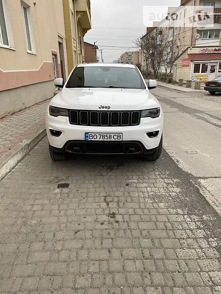 Позашляховик / Кросовер Jeep Grand Cherokee 2016 в Чорткові