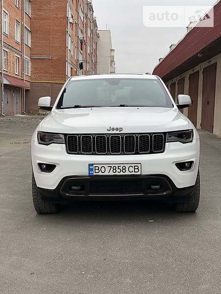 Позашляховик / Кросовер Jeep Grand Cherokee 2016 в Чорткові