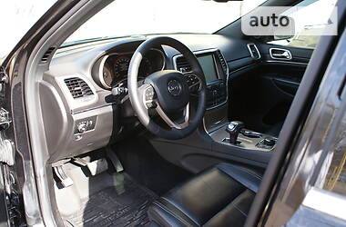 Позашляховик / Кросовер Jeep Grand Cherokee 2014 в 