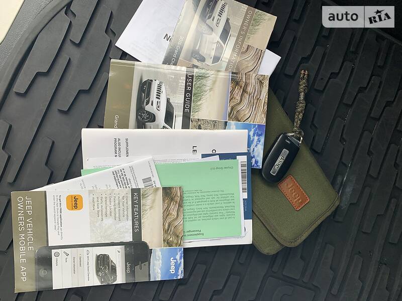 Позашляховик / Кросовер Jeep Grand Cherokee 2015 в Рівному