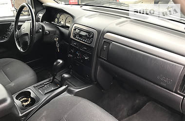 Позашляховик / Кросовер Jeep Grand Cherokee 2004 в 