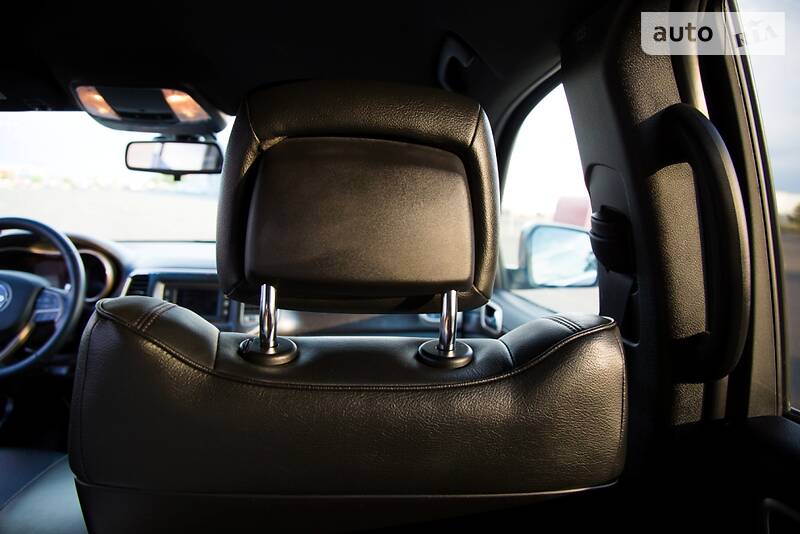 Позашляховик / Кросовер Jeep Grand Cherokee 2016 в Києві фото 28 Позашляховик / Кросовер Jeep Grand Cherokee 2016 в Києві