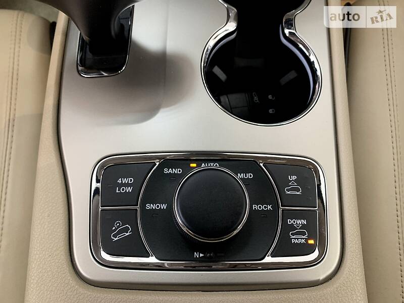 Позашляховик / Кросовер Jeep Grand Cherokee 2015 в Чернігові фото 24 Позашляховик / Кросовер Jeep Grand Cherokee 2015 в Чернігові