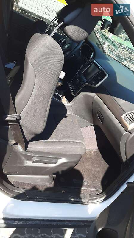 Внедорожник / Кроссовер Jeep Grand Cherokee 2016 в Сумах