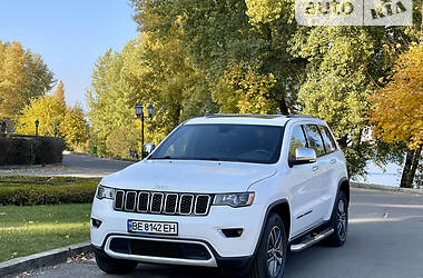 Внедорожник / Кроссовер Jeep Grand Cherokee 2017 в Киеве