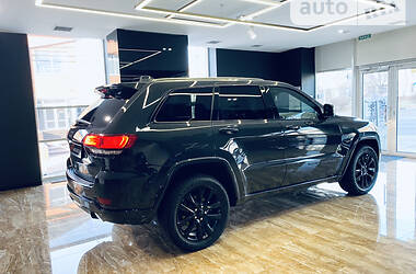 Внедорожник / Кроссовер Jeep Grand Cherokee 2017 в Киеве