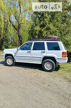 Внедорожник / Кроссовер Jeep Grand Cherokee 1993 в Лысянке