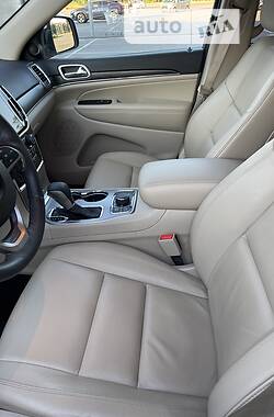 Позашляховик / Кросовер Jeep Grand Cherokee 2019 в 