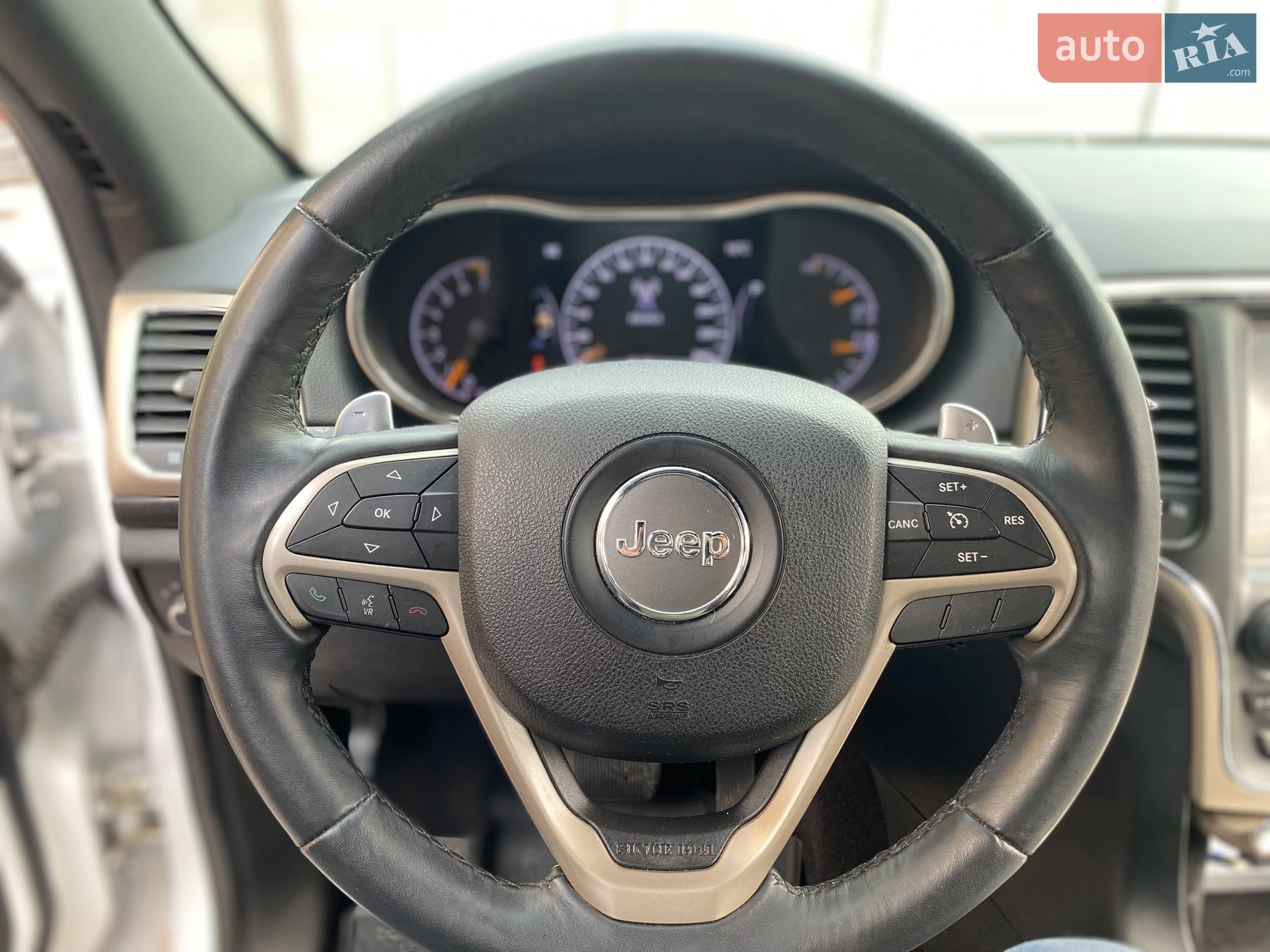 2016 Jeep Grand Cherokee - мініатюра 32