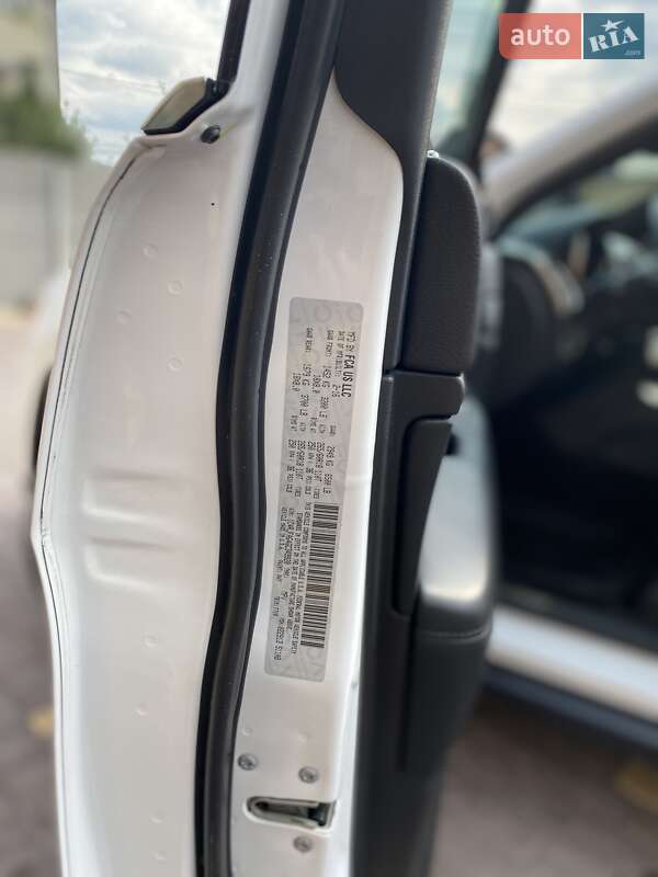 Внедорожник / Кроссовер Jeep Grand Cherokee 2016 в Виннице