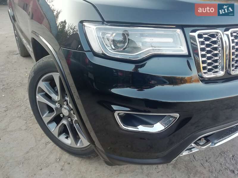 Внедорожник / Кроссовер Jeep Grand Cherokee 2017 в Чернигове
