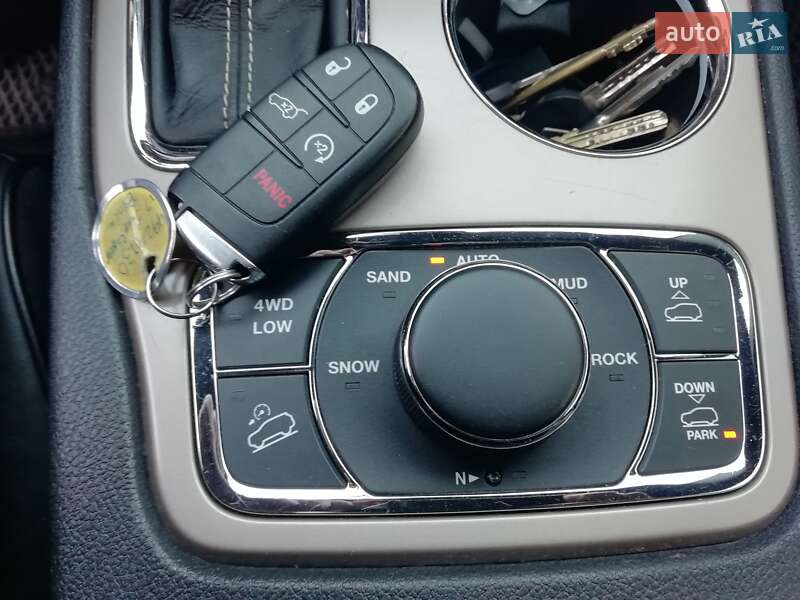 Внедорожник / Кроссовер Jeep Grand Cherokee 2017 в Чернигове