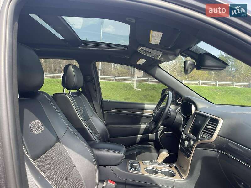 Внедорожник / Кроссовер Jeep Grand Cherokee 2017 в Киеве