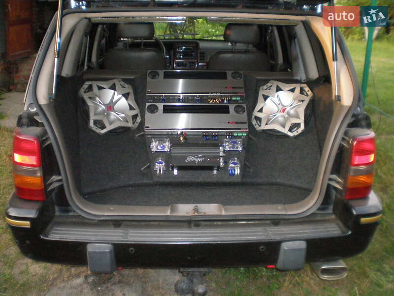 Внедорожник / Кроссовер Jeep Grand Cherokee 1993 в Чернигове