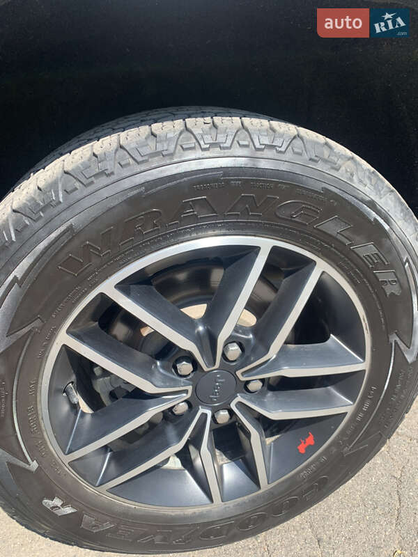 Позашляховик / Кросовер Jeep Grand Cherokee 2019 в Кривому Розі