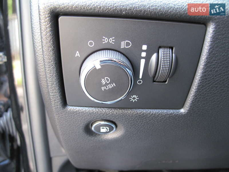 Внедорожник / Кроссовер Jeep Grand Cherokee 2020 в Киеве