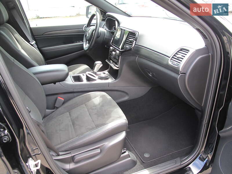 Внедорожник / Кроссовер Jeep Grand Cherokee 2020 в Киеве