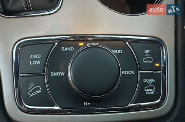 Внедорожник / Кроссовер Jeep Grand Cherokee 2016 в 