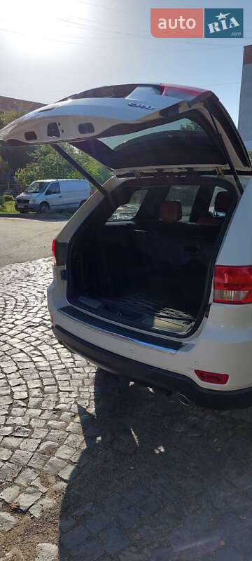Внедорожник / Кроссовер Jeep Grand Cherokee 2012 в Хусте фото 6 Внедорожник / Кроссовер Jeep Grand Cherokee 2012 в Хусте