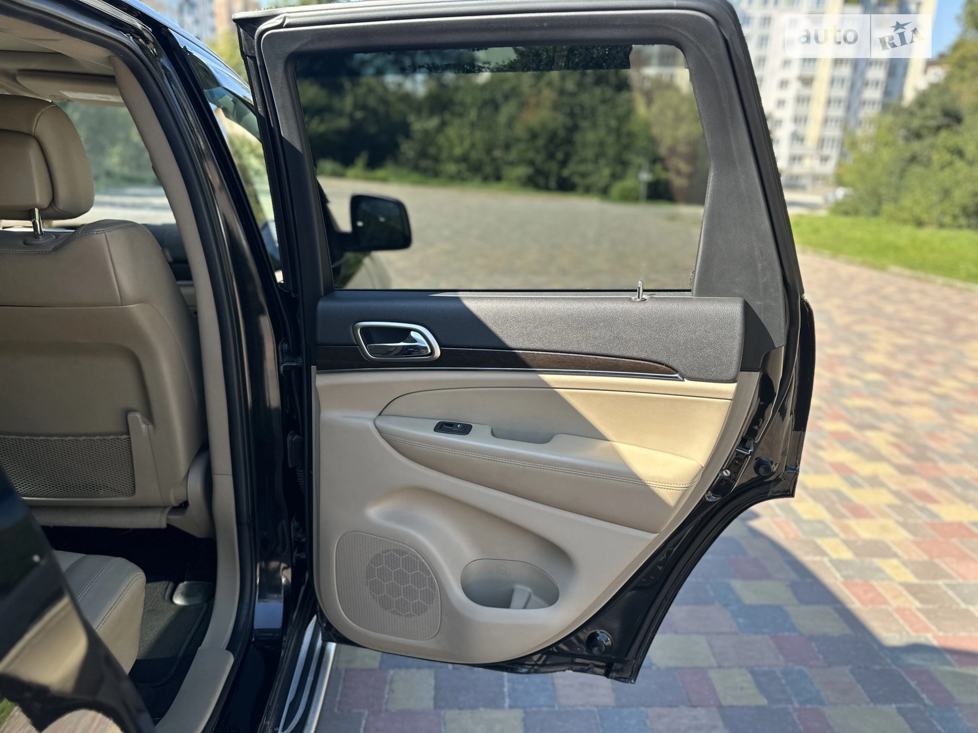 2014 Jeep Grand Cherokee - мініатюра 36