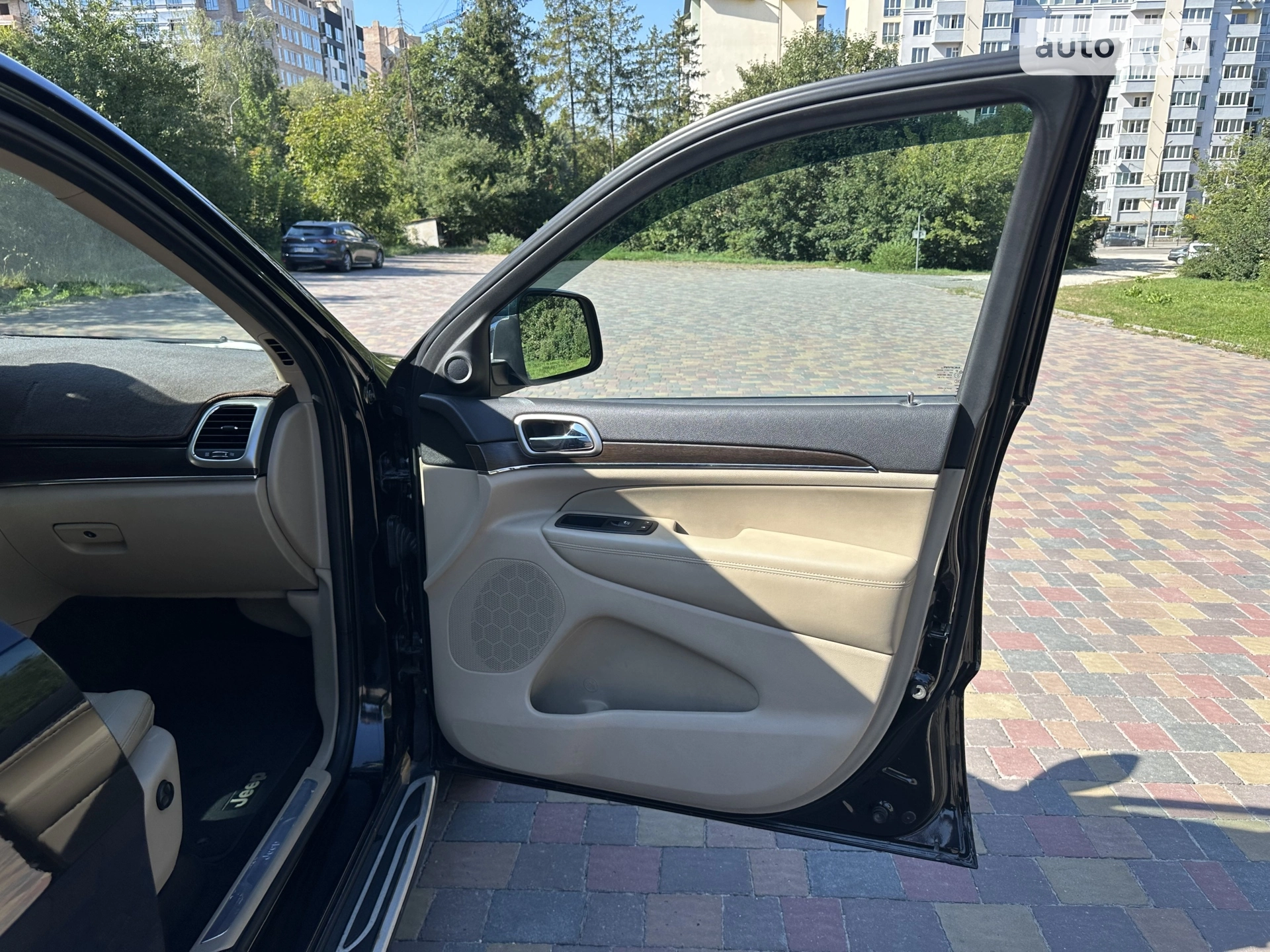 2014 Jeep Grand Cherokee - мініатюра 39