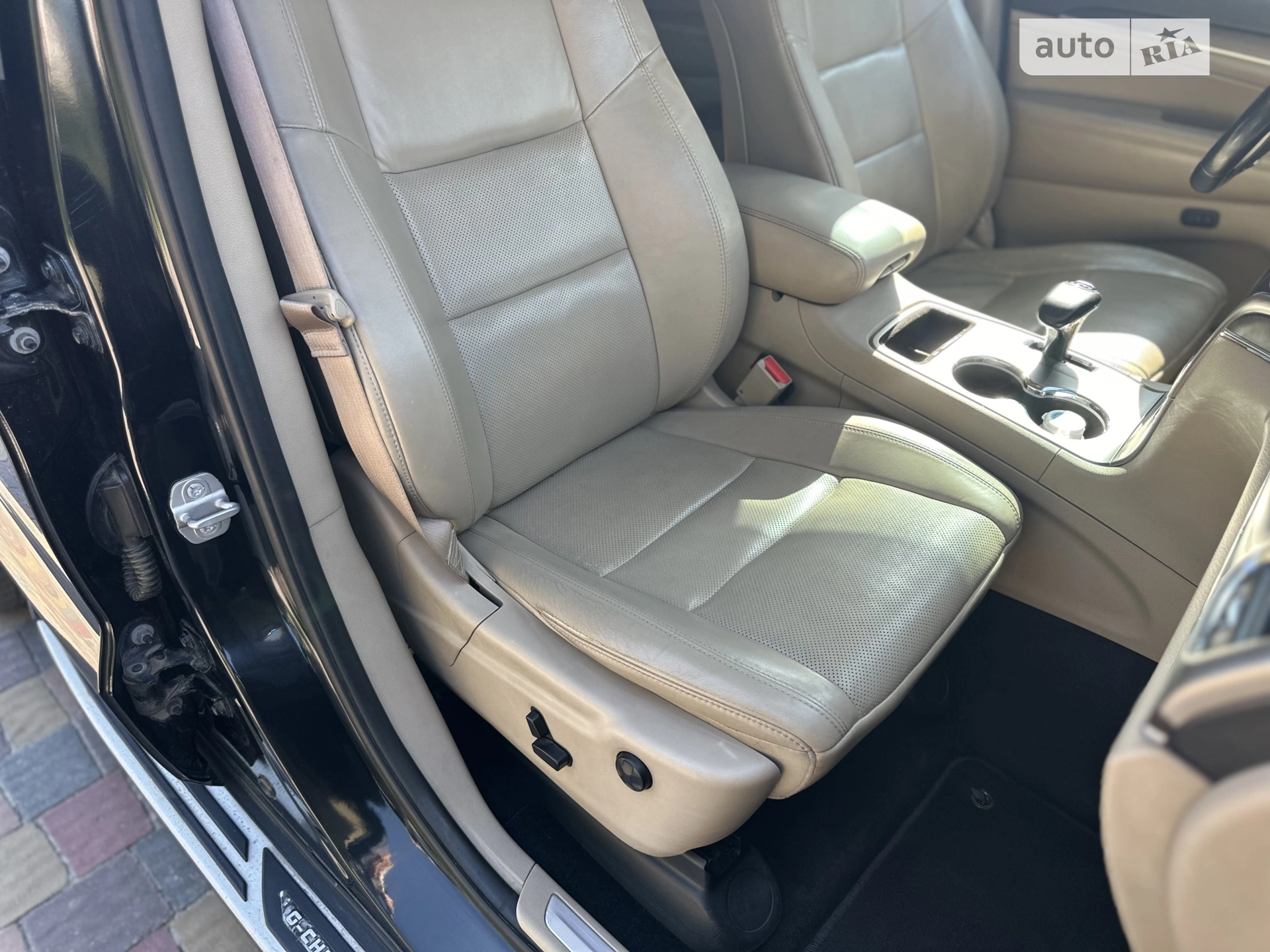 2014 Jeep Grand Cherokee - мініатюра 41