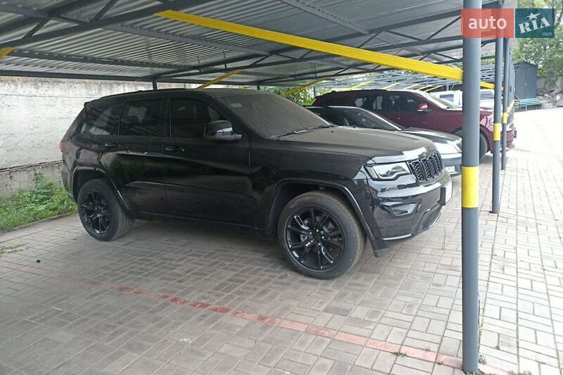 Внедорожник / Кроссовер Jeep Grand Cherokee 2020 в Кривом Роге