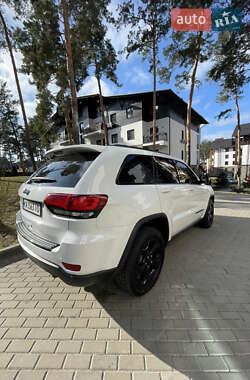 Внедорожник / Кроссовер Jeep Grand Cherokee 2018 в 