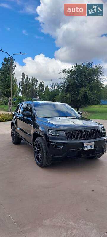 Внедорожник / Кроссовер Jeep Grand Cherokee 2020 в Кривом Роге