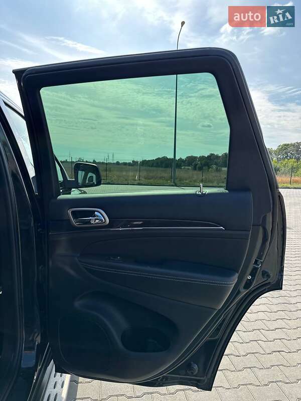 Внедорожник / Кроссовер Jeep Grand Cherokee 2015 в Одессе фото 29 Внедорожник / Кроссовер Jeep Grand Cherokee 2015 в Одессе