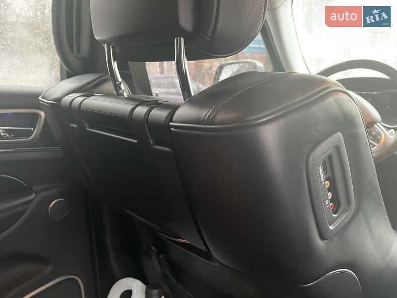 Позашляховик / Кросовер Jeep Grand Cherokee 2017 в Києві