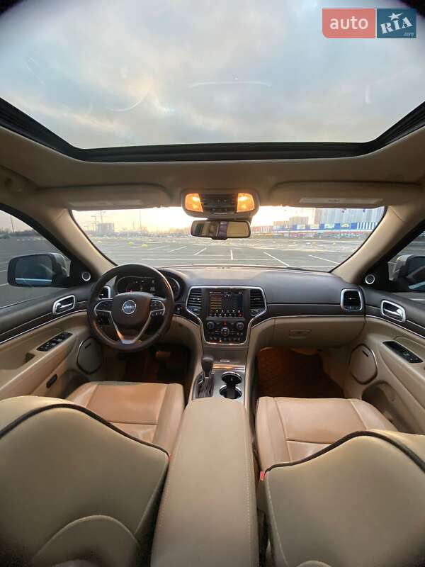 Внедорожник / Кроссовер Jeep Grand Cherokee 2017 в Киеве
