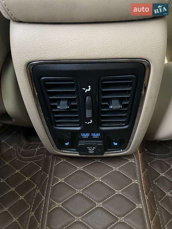 Внедорожник / Кроссовер Jeep Grand Cherokee 2017 в Киеве