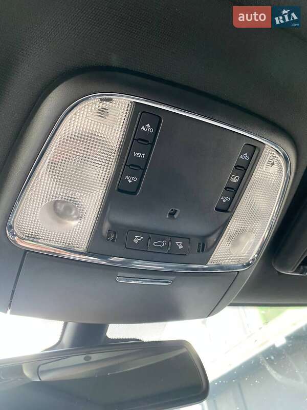 Позашляховик / Кросовер Jeep Grand Cherokee 2015 в Львові
